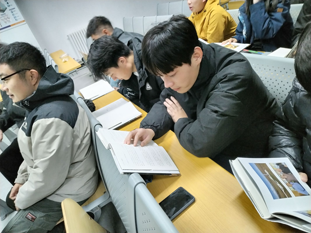 B9B28
